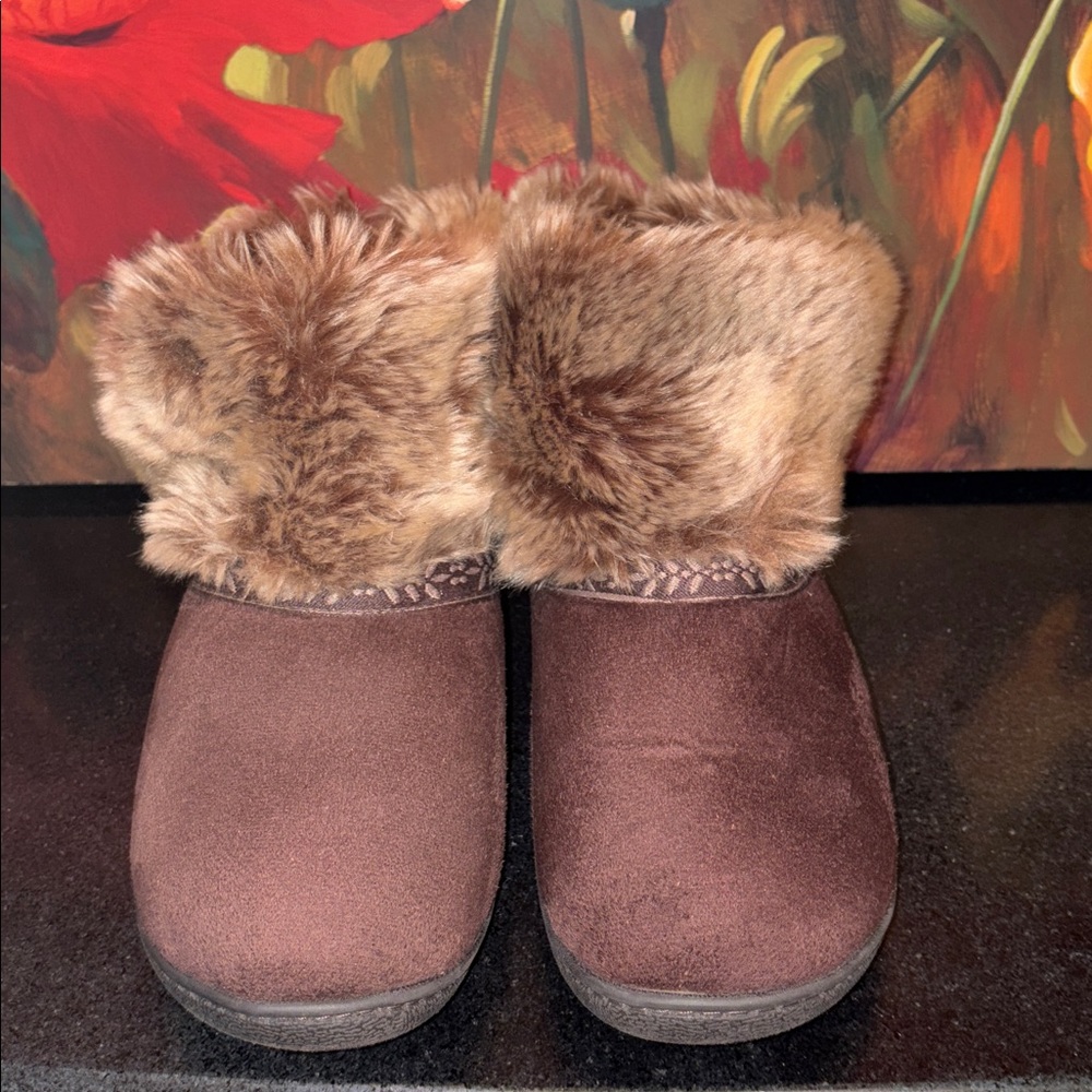 NWOT Isotoner Boot Slippers